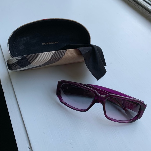 Burberry Purple Rectangular Sunglasses - Picture 2 of 8